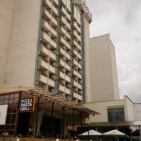 7 Days Hotel Kamyanets-Podilskyi Екстериор снимка