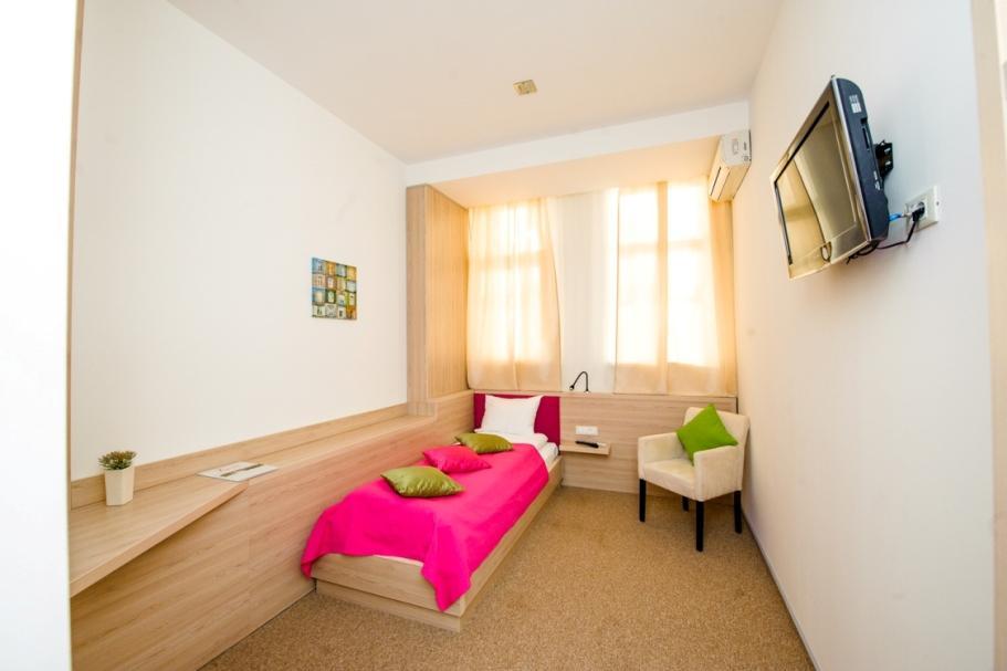 7 Days Hotel Kamyanets-Podilskyi Екстериор снимка