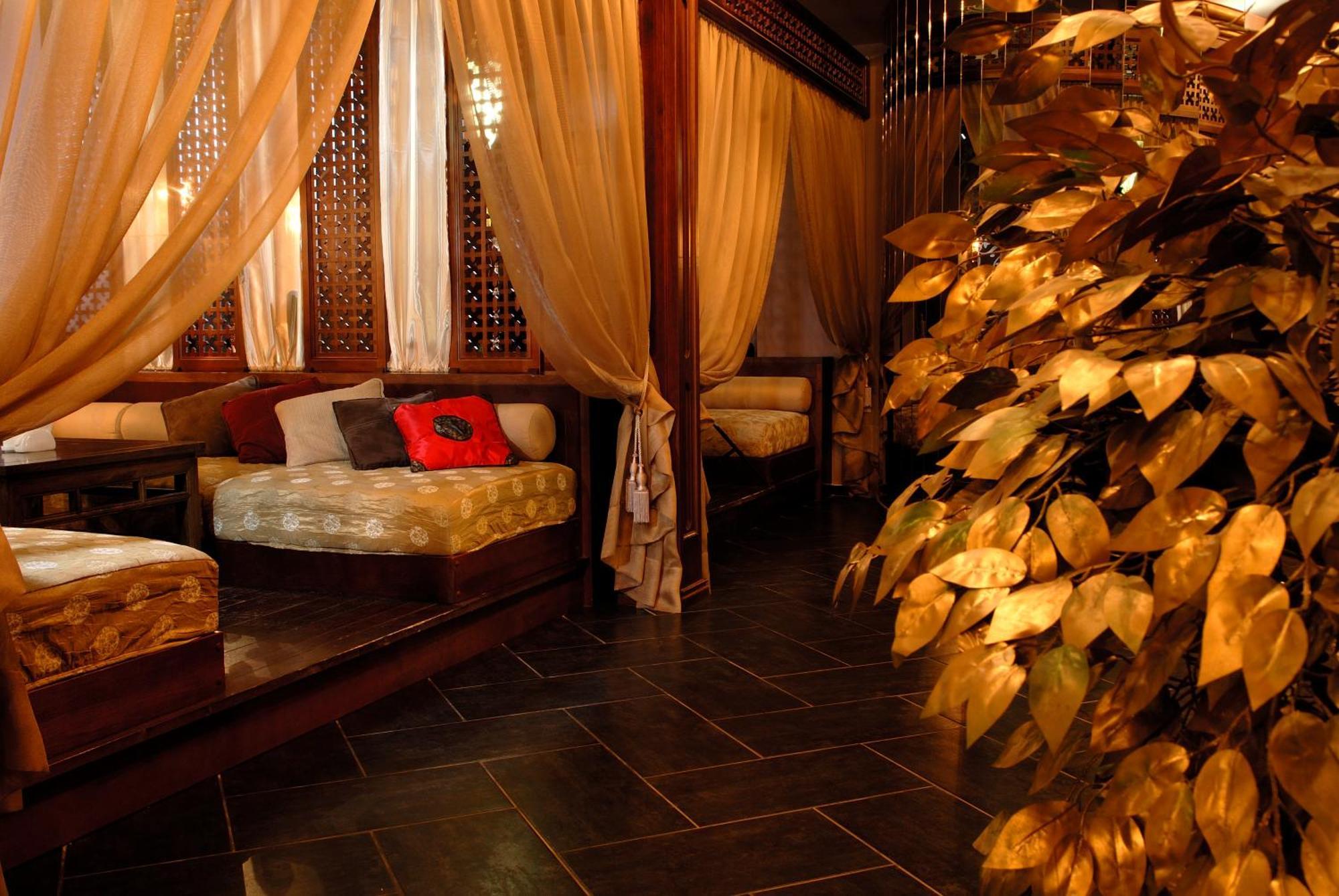 7 Days Hotel Kamyanets-Podilskyi Екстериор снимка