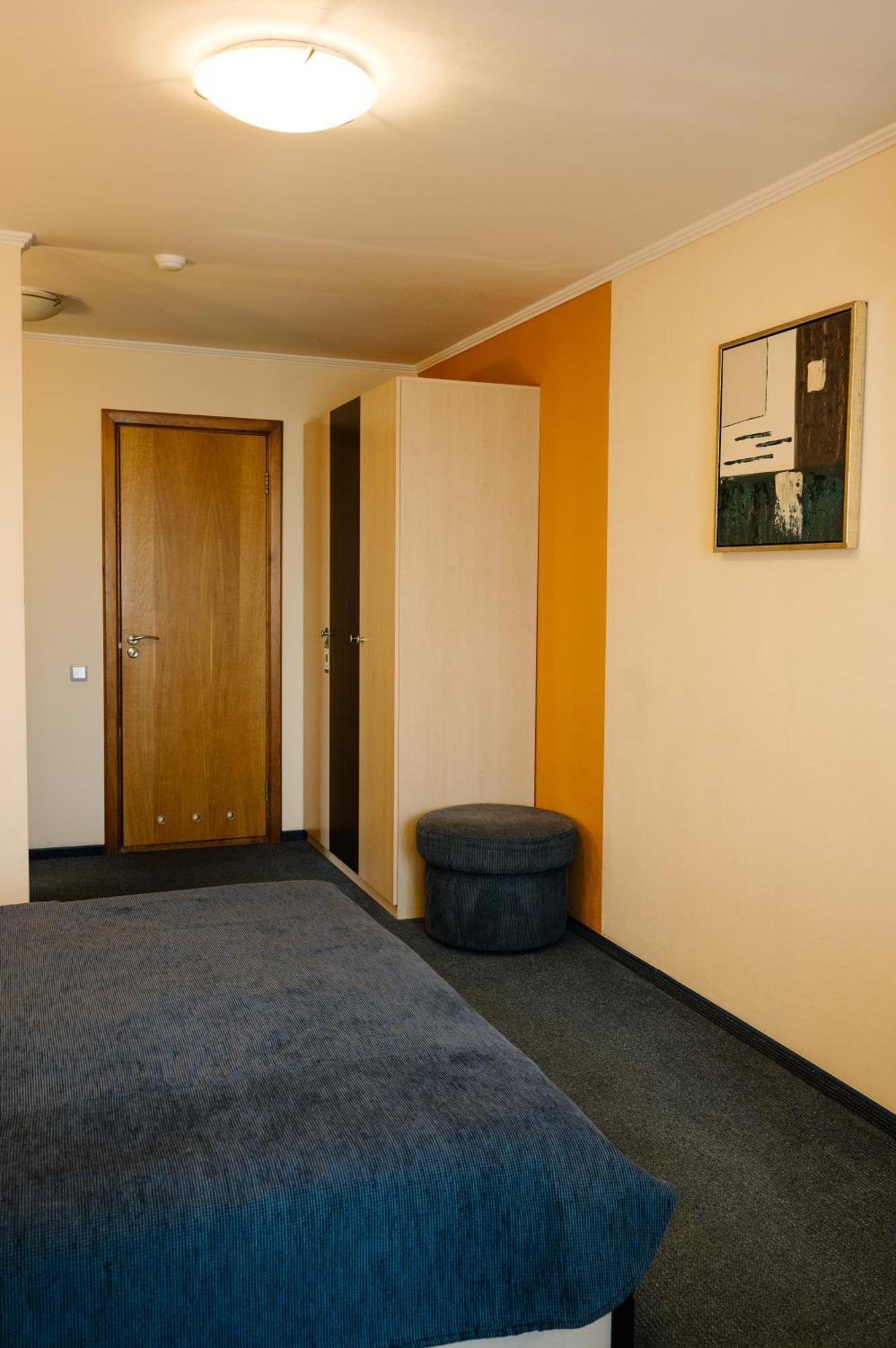 7 Days Hotel Kamyanets-Podilskyi Екстериор снимка