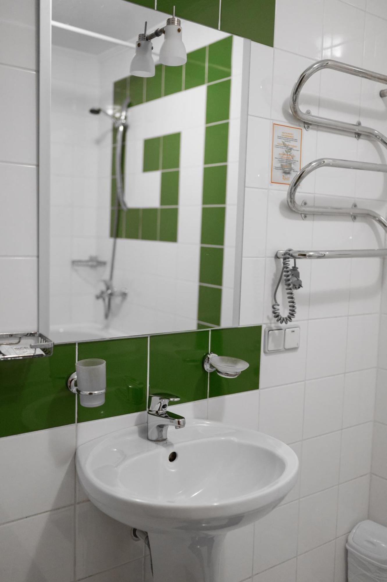 7 Days Hotel Kamyanets-Podilskyi Екстериор снимка