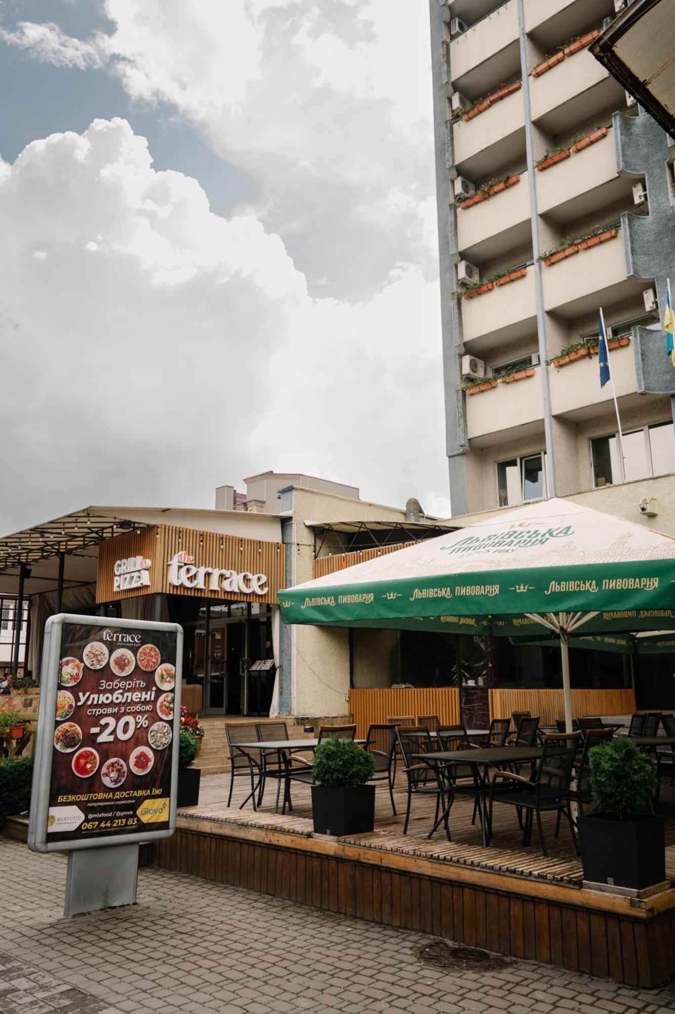 7 Days Hotel Kamyanets-Podilskyi Екстериор снимка