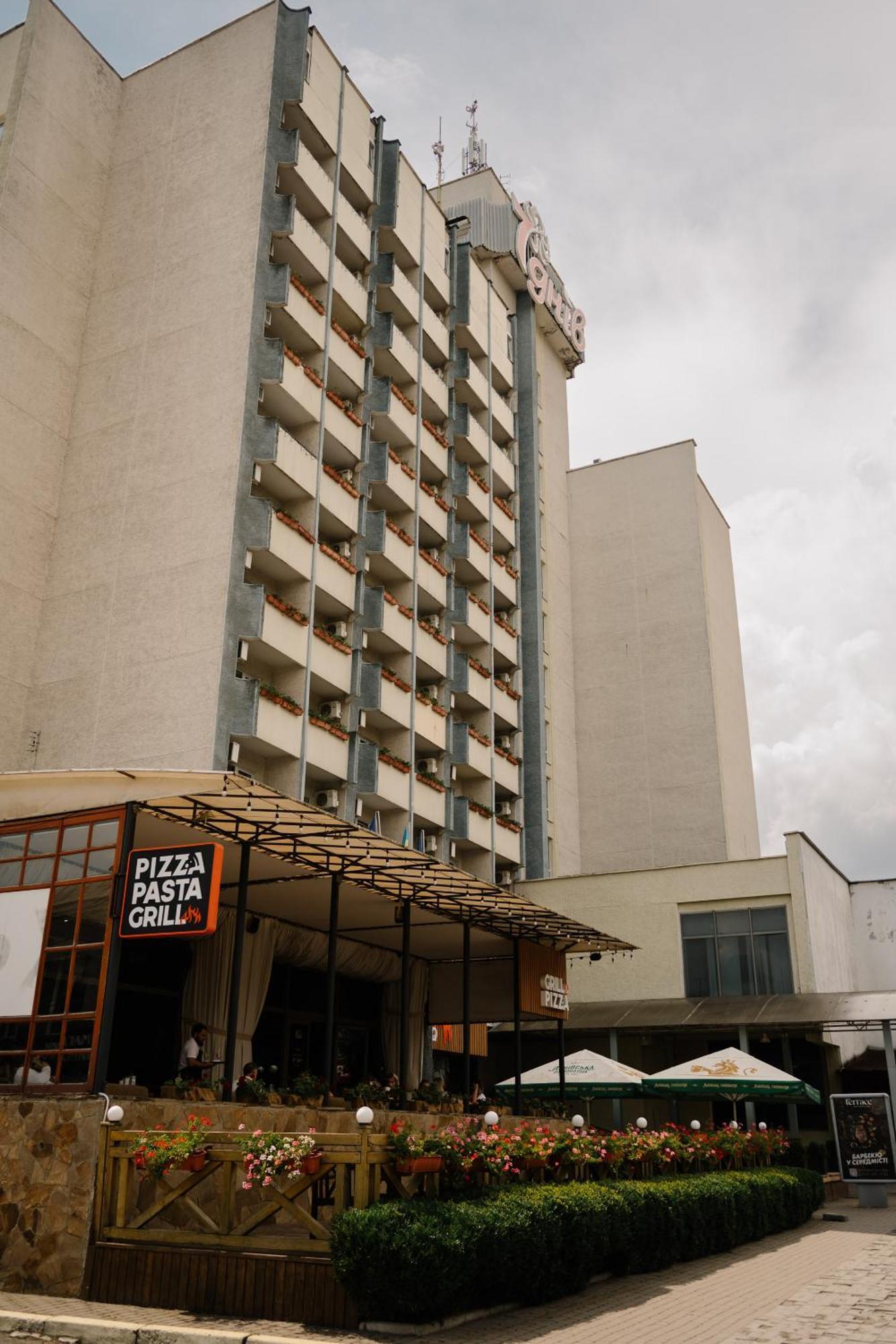 7 Days Hotel Kamyanets-Podilskyi Екстериор снимка